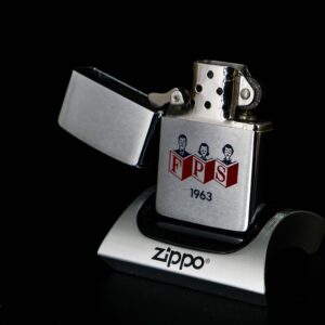 Zippo Xưa 1962 – Zippo With A Family Reading And "FPS" 9