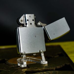 Zippo Xưa 1968 – Miss Dairylea 10