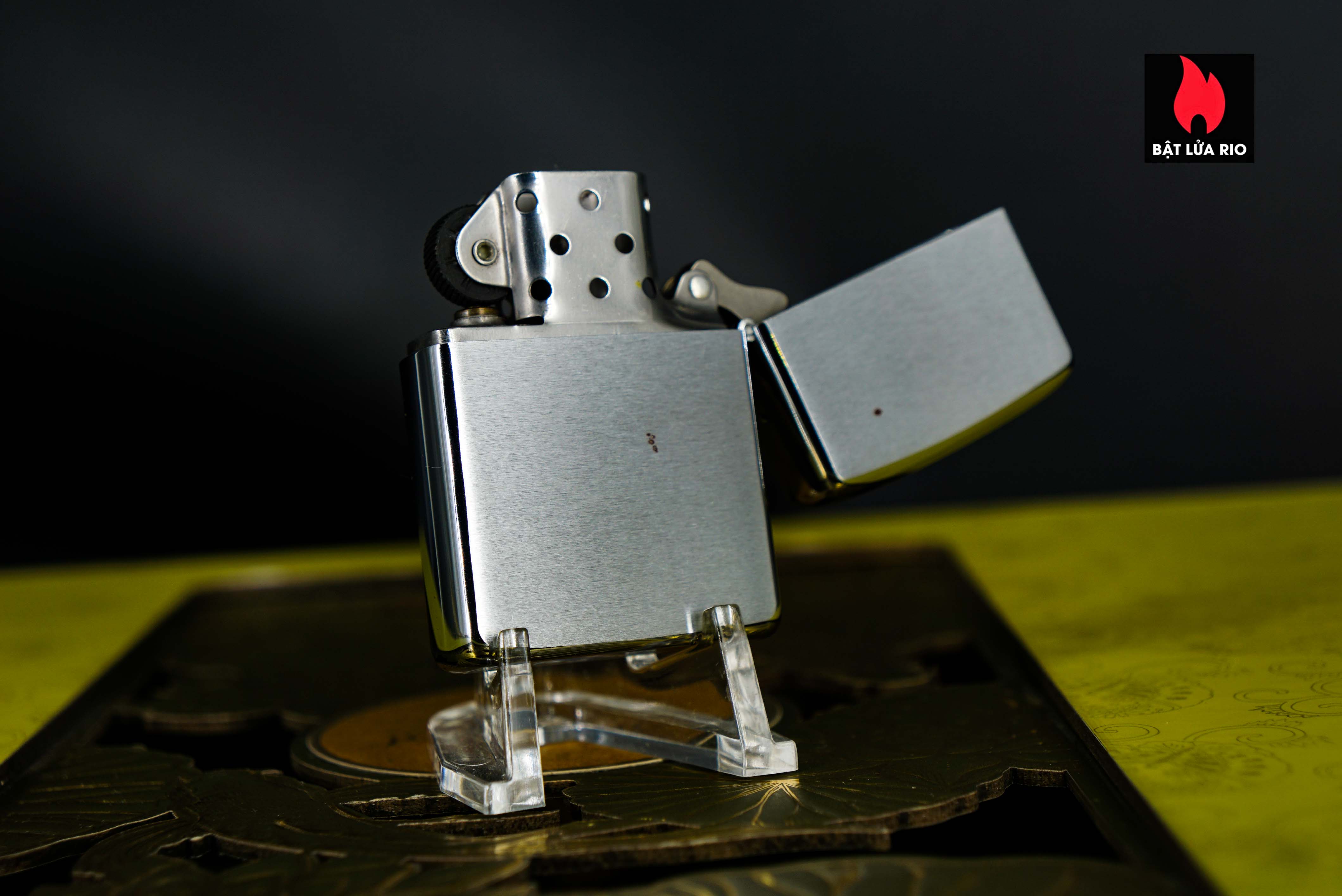 Zippo Xưa 1968 – Miss Dairylea 10