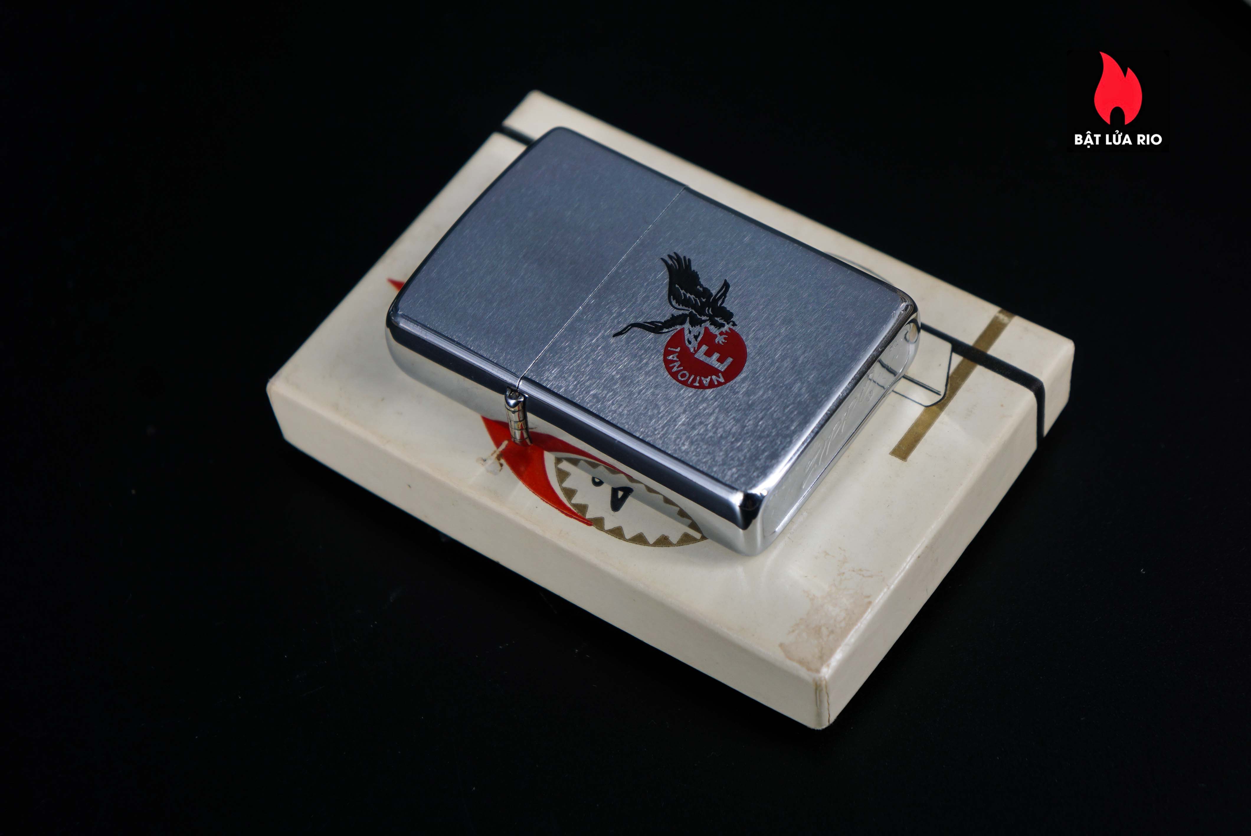 Zippo Xưa 1974 – National GreenHouse 32 Zippo Xưa 1974 – National GreenHouse 4