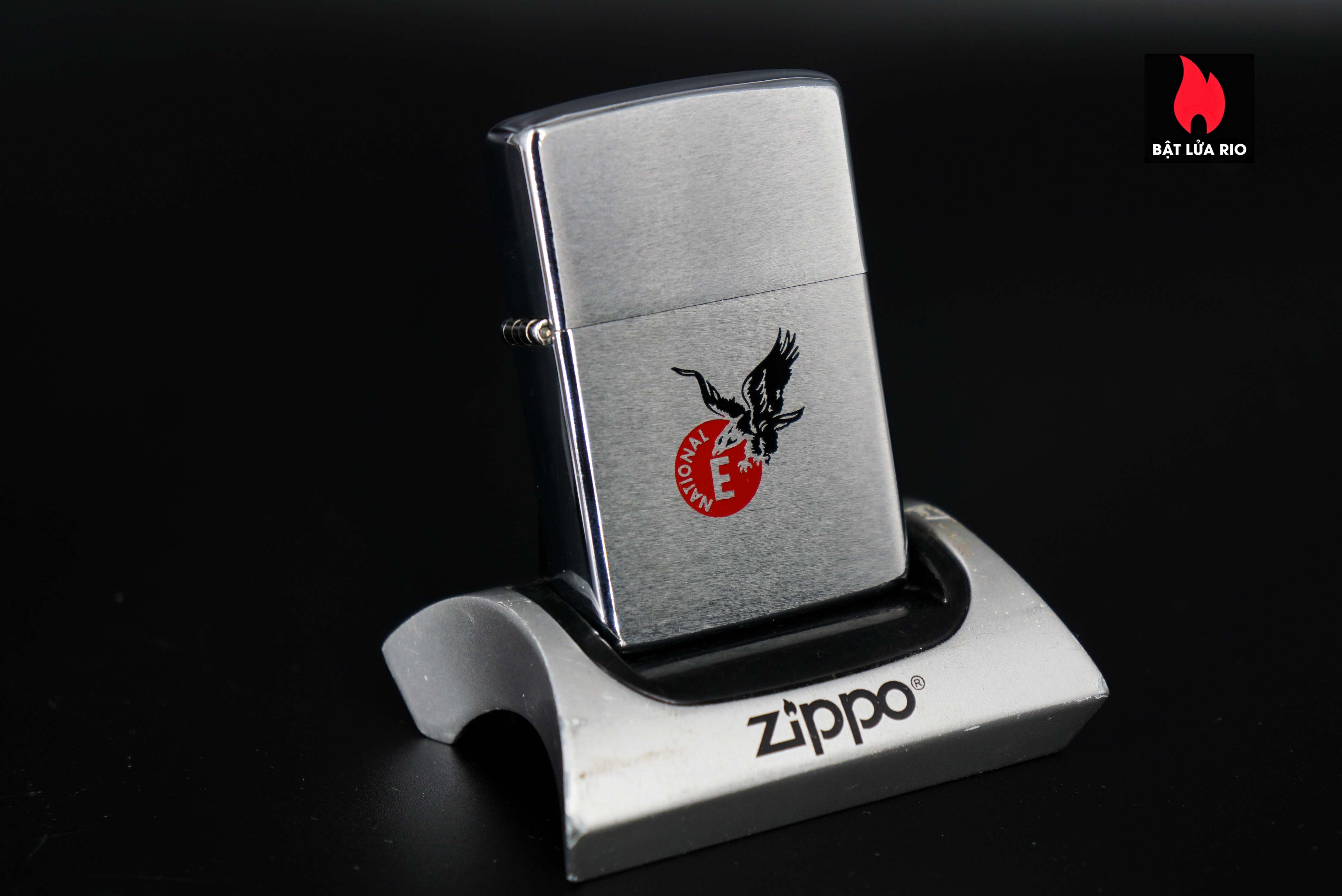 Zippo Xưa 1974 – National GreenHouse 24 Zippo Xưa 1974 – National GreenHouse`