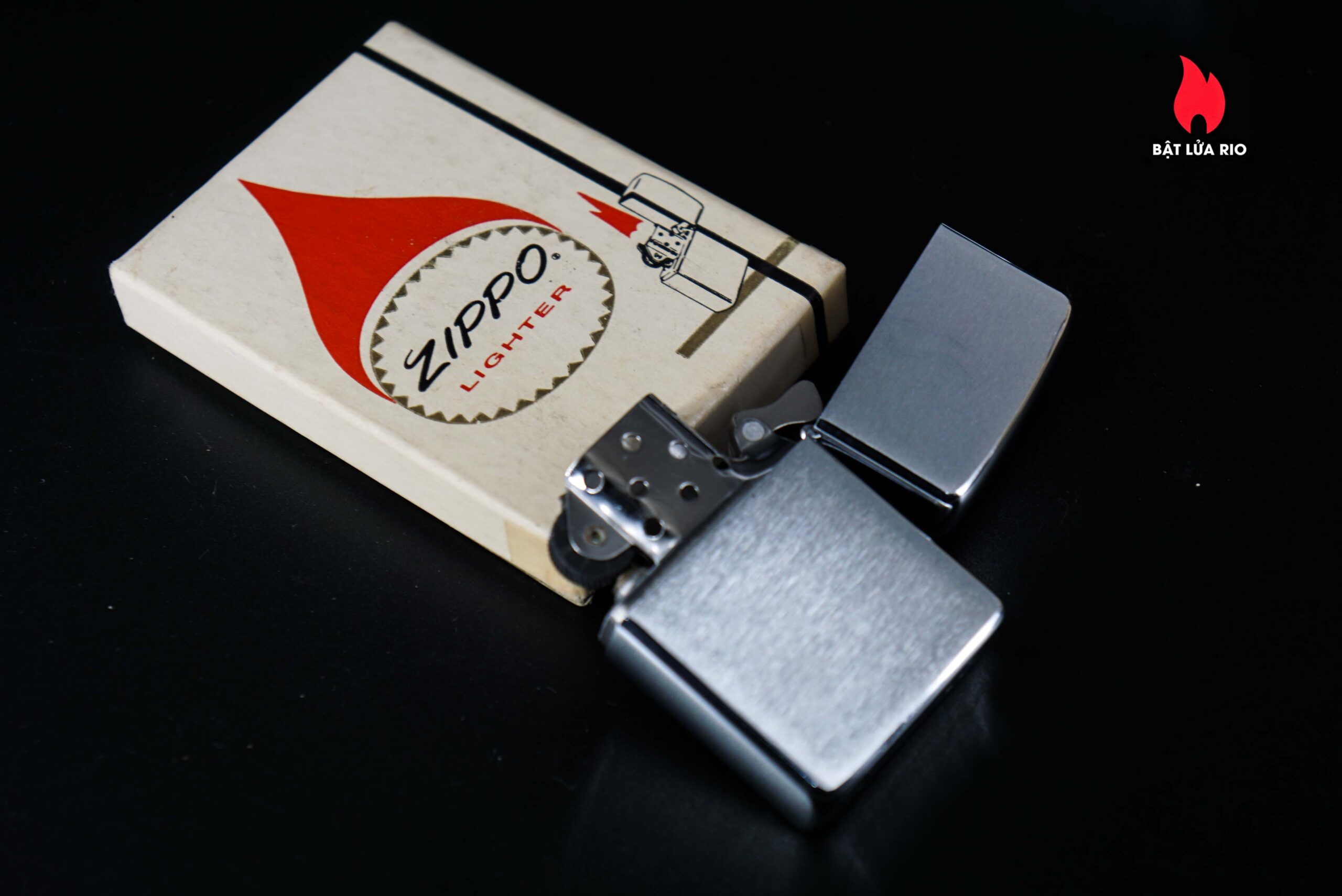 Zippo Xưa 1968 – Saturn Airways 29 Zippo Xưa 1968 – Saturn Airways 8