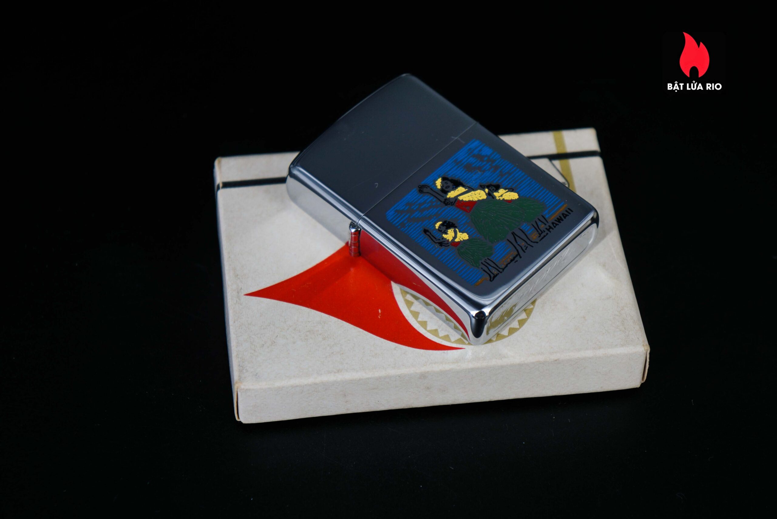 Zippo Xưa 1976 – Hawaii Hula Girl 9