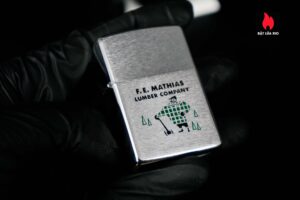 Zippo Xưa 1975 – F.E Mathias Lumber Co 10