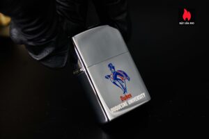 Zippo Xưa 1976 – Dukes Duquesne University 11