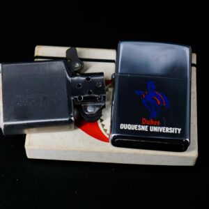 Zippo Xưa 1976 – Dukes Duquesne University 13