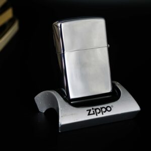 Zippo Xưa 1976 – Dukes Duquesne University 9