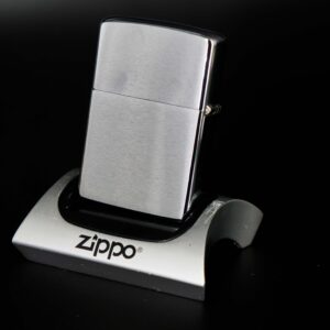 Zippo Xưa 1981 – P&E Distributors 10