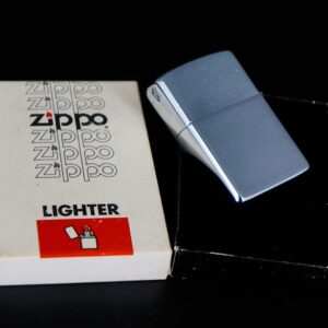 Zippo Xưa 1981 – P&E Distributors 4