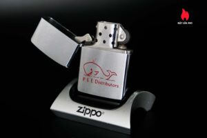 Zippo Xưa 1981 – P&E Distributors 9