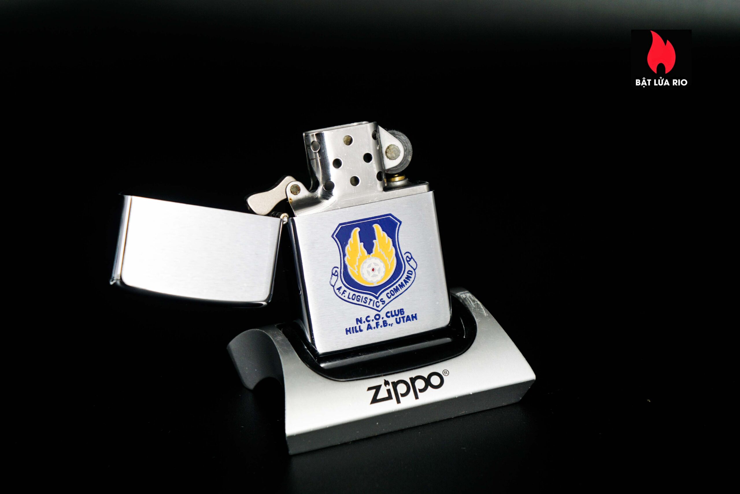 Zippo Xưa 1971 – A.F Logistics Command 3 Zippo Xưa 1971 – A.F Logistics Command 10