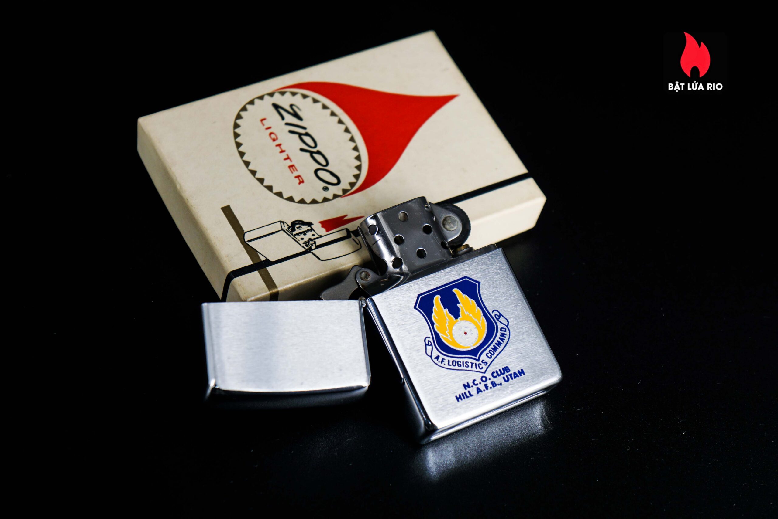 Zippo Xưa 1971 – A.F Logistics Command 7 Zippo Xưa 1971 – A.F Logistics Command 6