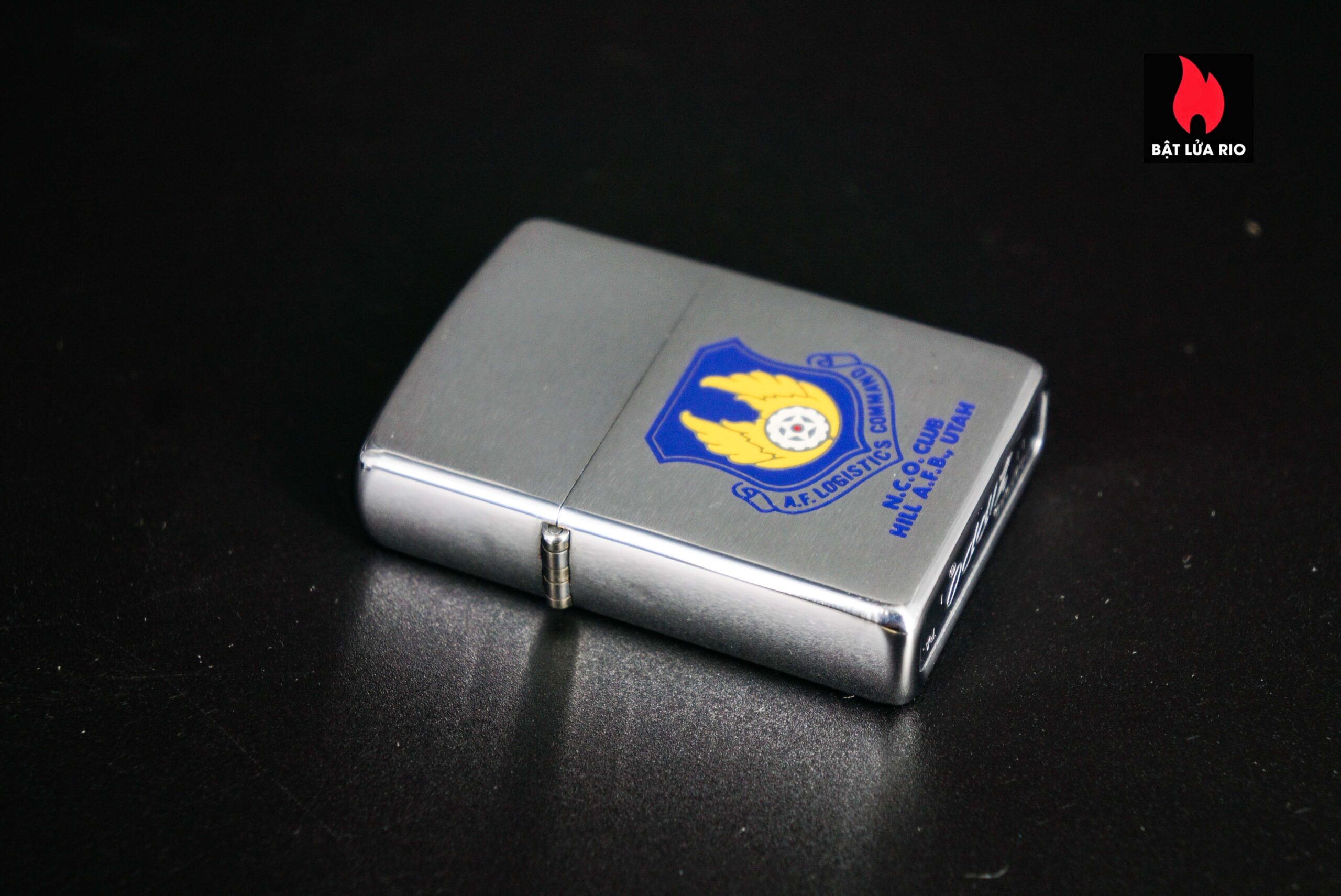 Zippo Xưa 1971 – A.F Logistics Command 6 Zippo Xưa 1971 – A.F Logistics Command 7