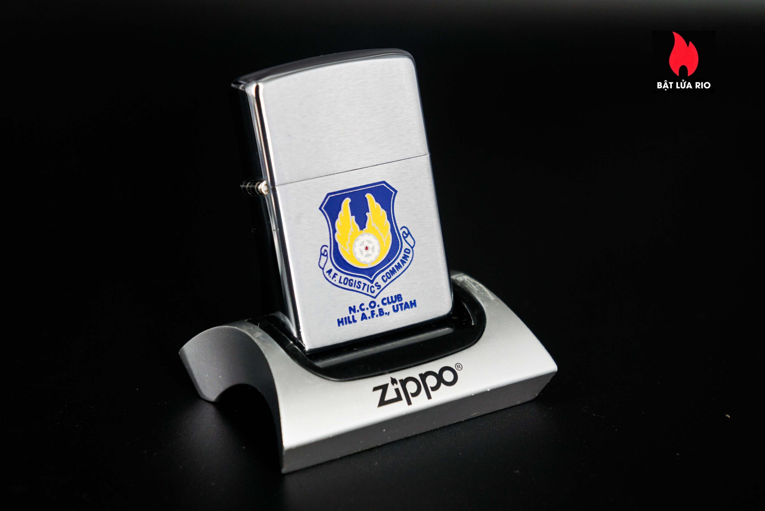 Zippo Xưa 1971 – A.F Logistics Command 24 Zippo Xưa 1971 – A.F Logistics Command