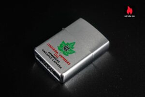 Zippo Canada 1975-1986 – Canada Vaneers 3