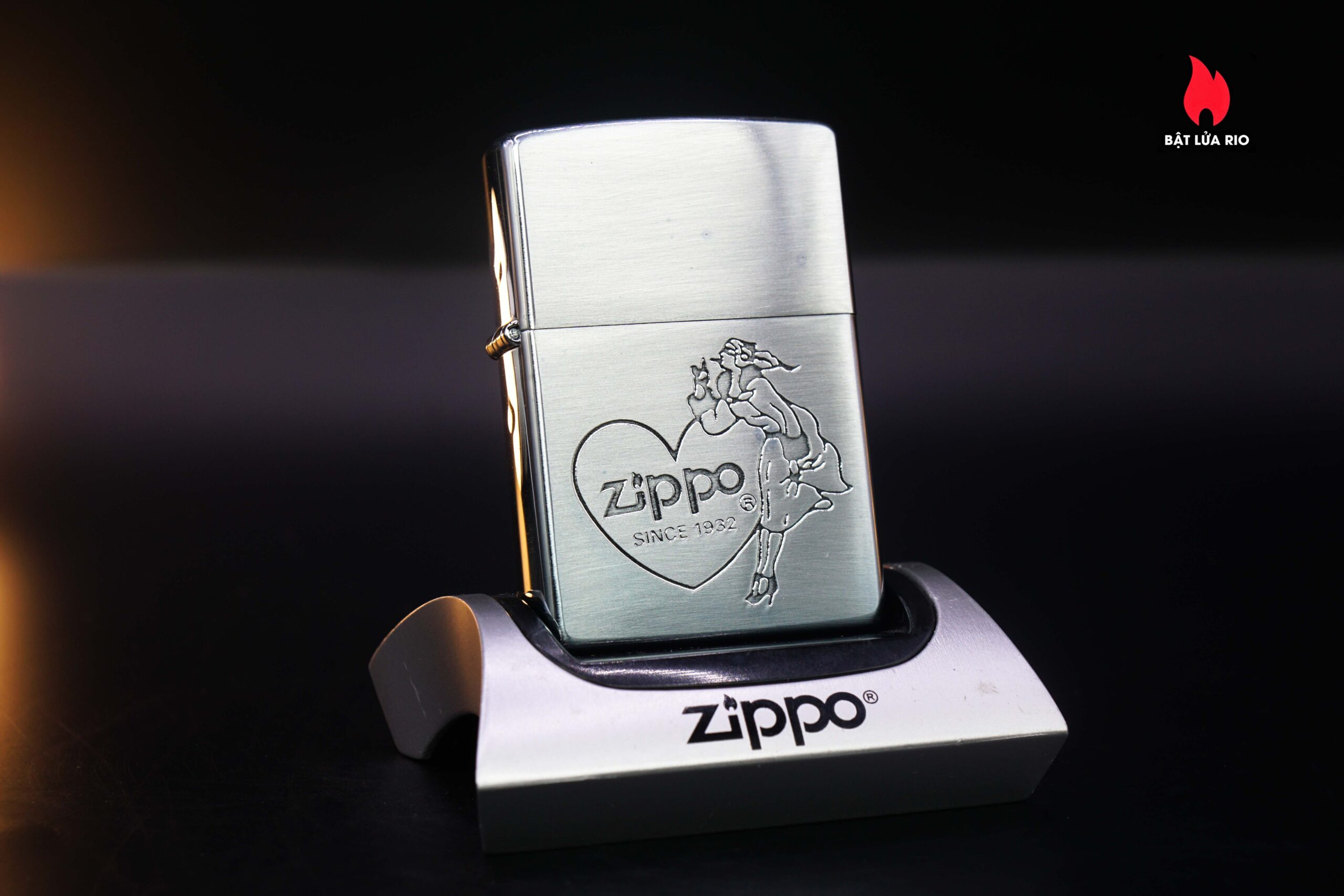Zippo La Mã 1999 – Windy Girl 20 Zippo La Mã 1999 – Windy Girl