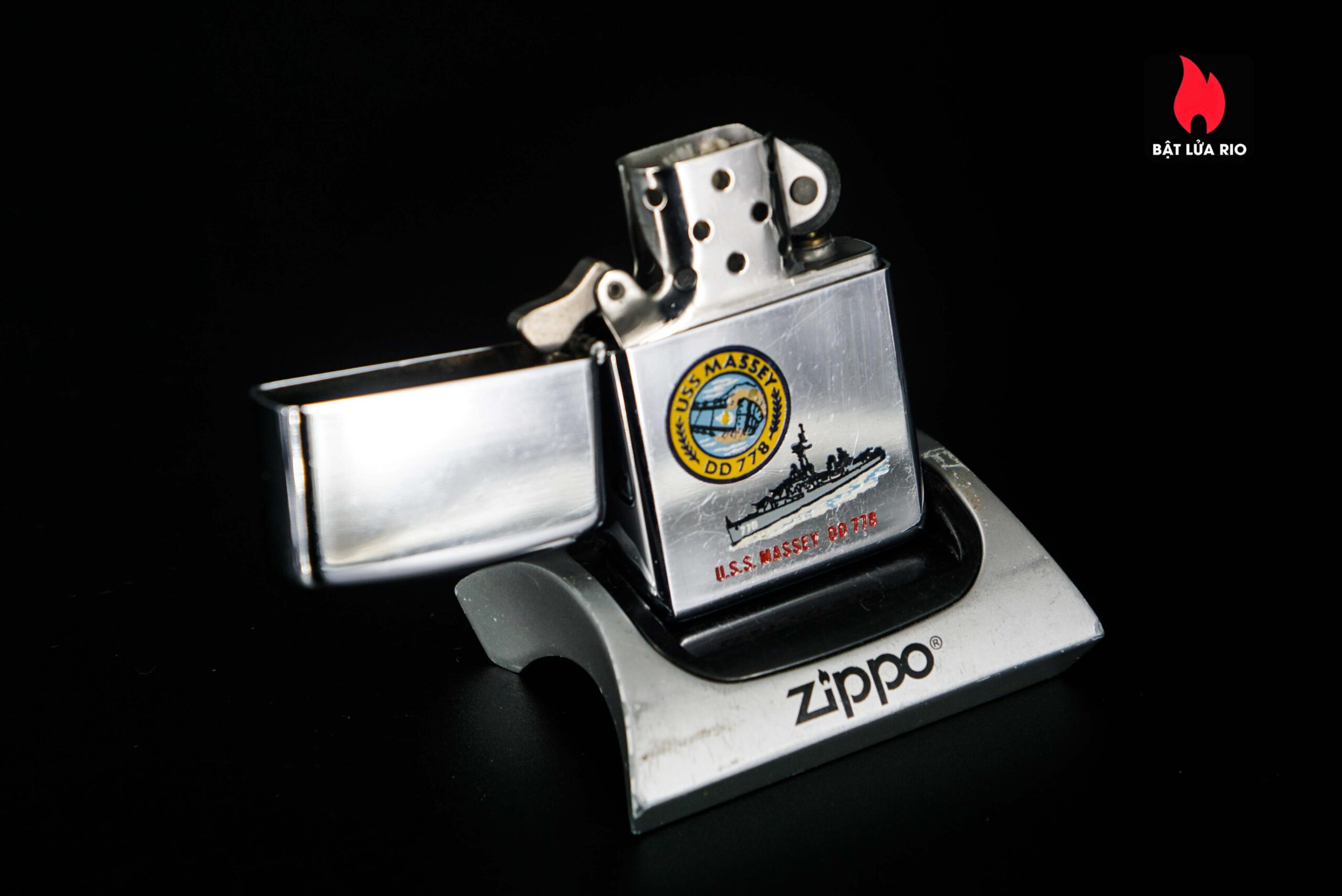 Zippo Xưa 1968 – Town & Country - Uss Massey DD-778 10 Zippo Xưa 1968 – Town & Country - Uss Massey DD-778 1