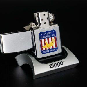 Zippo Xưa 1975 – U.S Army Parachute Team - Golden Knights 19 Zippo Xưa 1975 – U.S Army Parachute Team - Golden Knights 1