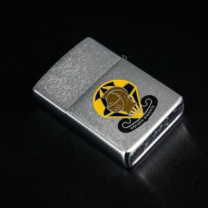 Zippo Xưa 1975 – U.S Army Parachute Team - Golden Knights 12 Zippo Xưa 1975 – U.S Army Parachute Team - Golden Knights 8