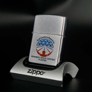 Zippo Xưa 1976 – 3rd Century America - Kennedy Space Center Florida 20 Zippo Xưa 1976 – 3rd Century America - Kennedy Space Center Florida 2