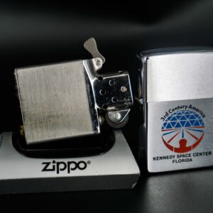 Zippo Xưa 1976 – 3rd Century America - Kennedy Space Center Florida 19 Zippo Xưa 1976 – 3rd Century America - Kennedy Space Center Florida 3