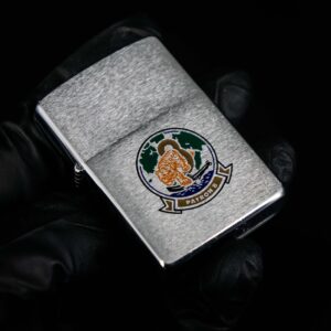 Zippo Xưa 1983 – Patron 8 13 Zippo Xưa 1983 – Patron 8 7