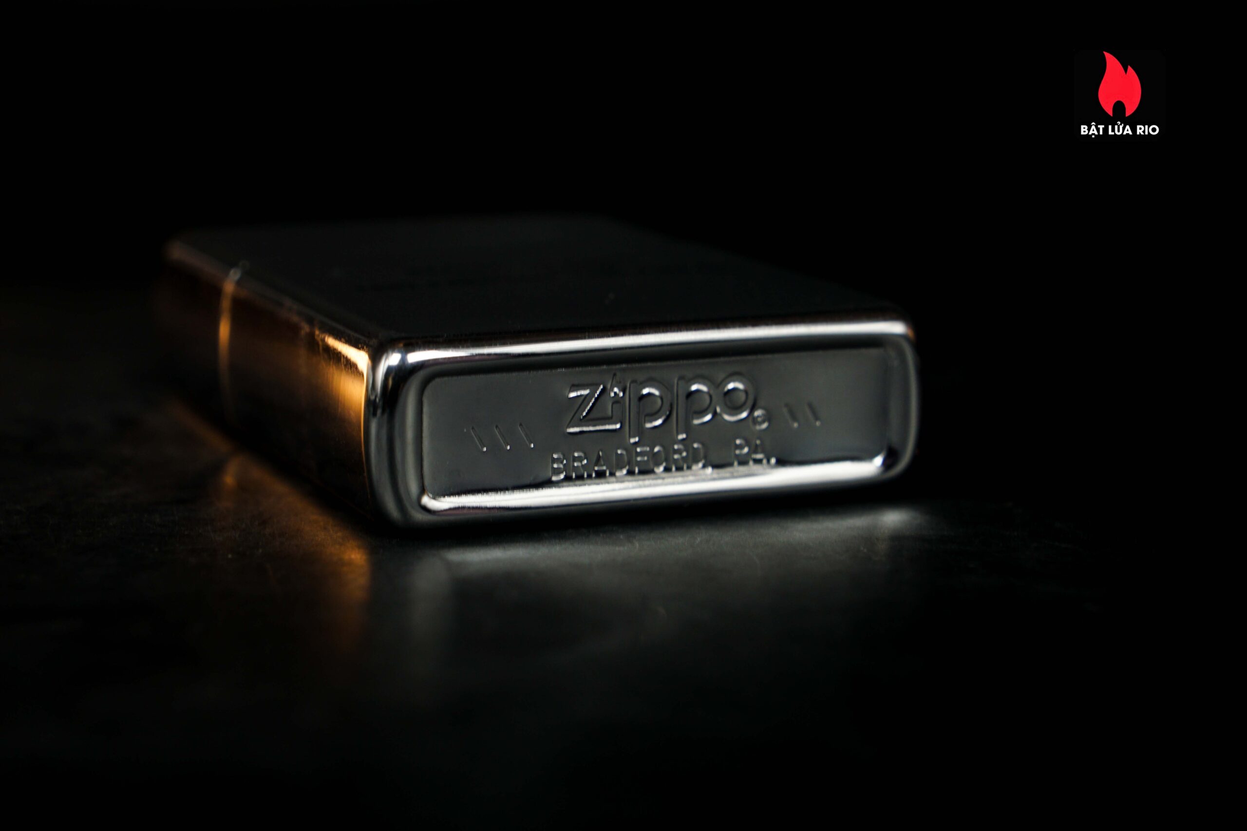 Zippo 1985 – Millstone Winning Team 32 Zippo 1985 – Millstone Winning Team 4