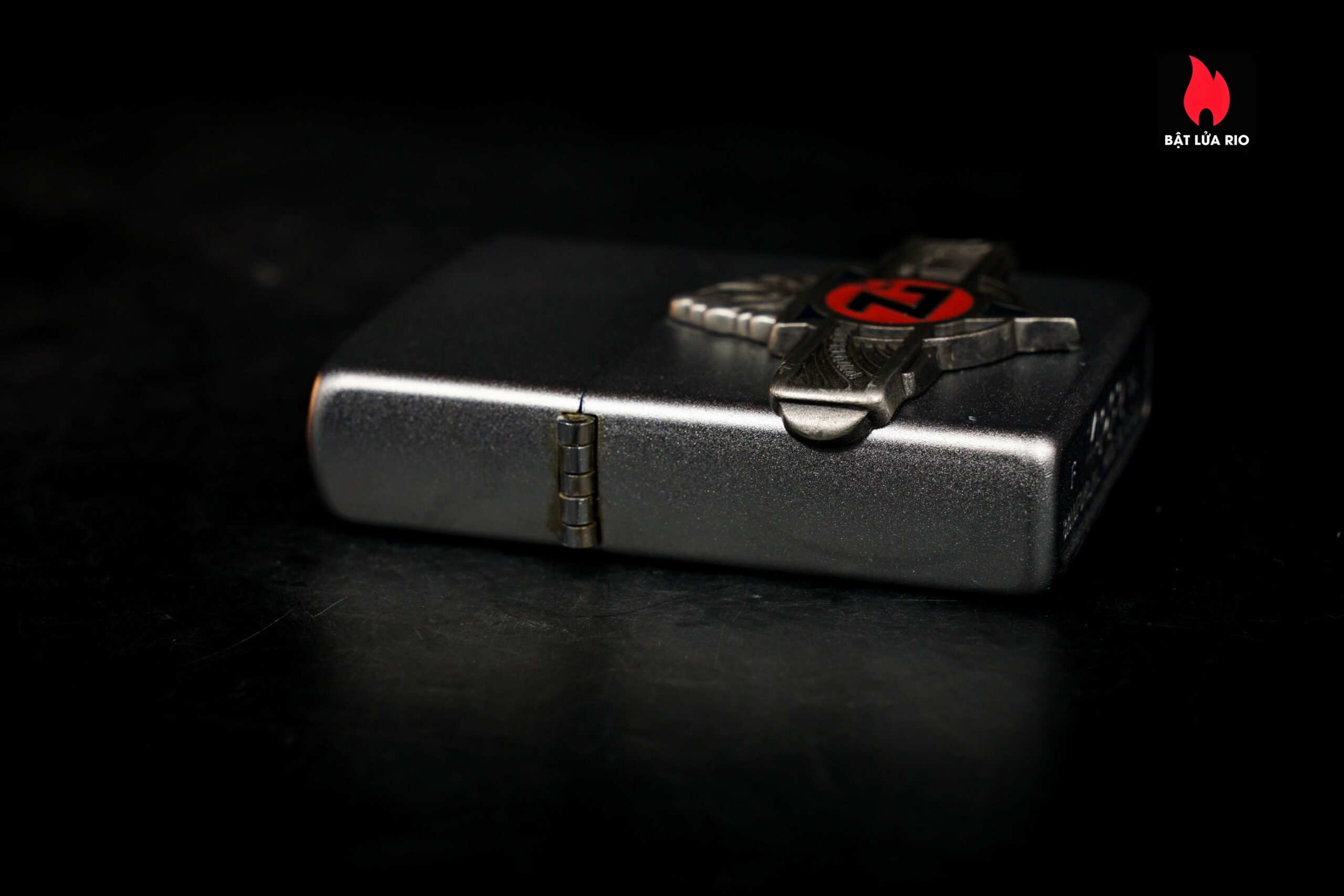 Zippo 2001 – Windnroof Classic Satin Chrome 26 Zippo 2001 – Windnroof Classic Satin Chrome 7