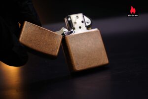 Zippo 2003 – Antique Copper 5