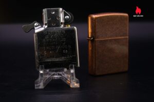 Zippo 2003 – Antique Copper 6