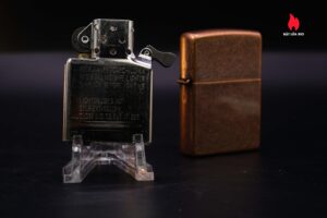 Zippo 2003 – Antique Copper 7