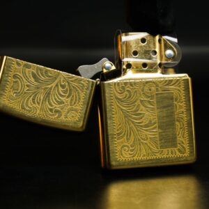 Zippo La Mã 1996 – Venetian – Hoa Văn Ý – Đồng Nguyên Khối 12