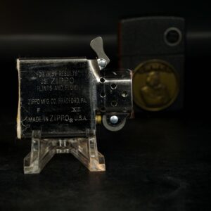 Zippo La Mã 1997 – Camel Joe in Tuxedo – Black Crackle 4