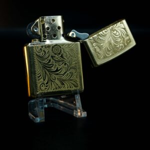 Zippo La Mã 1998 – Venetian – Hoa Văn Ý – Đồng Nguyên Khối 4