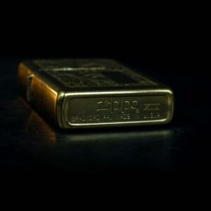 Zippo La Mã 1998 – Venetian – Hoa Văn Ý – Đồng Nguyên Khối 5