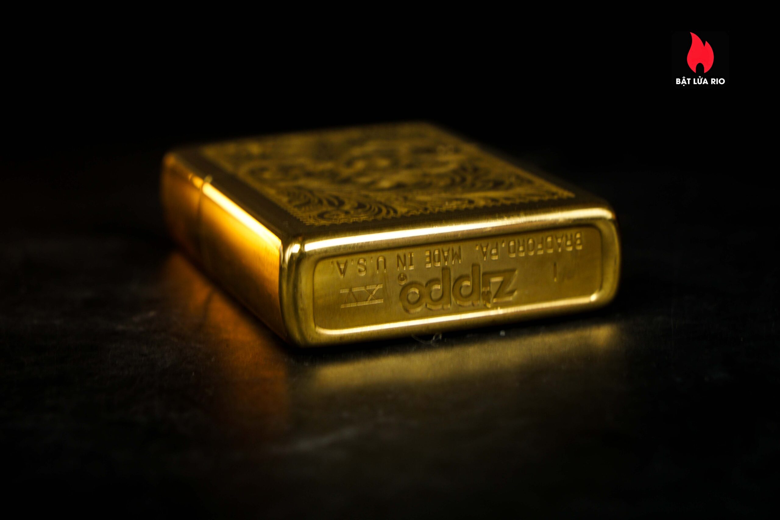 Zippo La Mã 1999 – Venetian – Hoa Văn Ý – Đồng Nguyên Khối 11