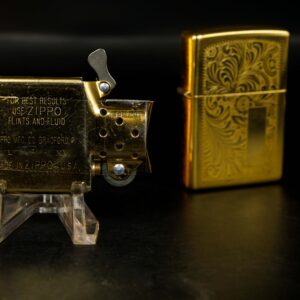 Zippo La Mã 1999 – Venetian – Hoa Văn Ý – Đồng Nguyên Khối 13