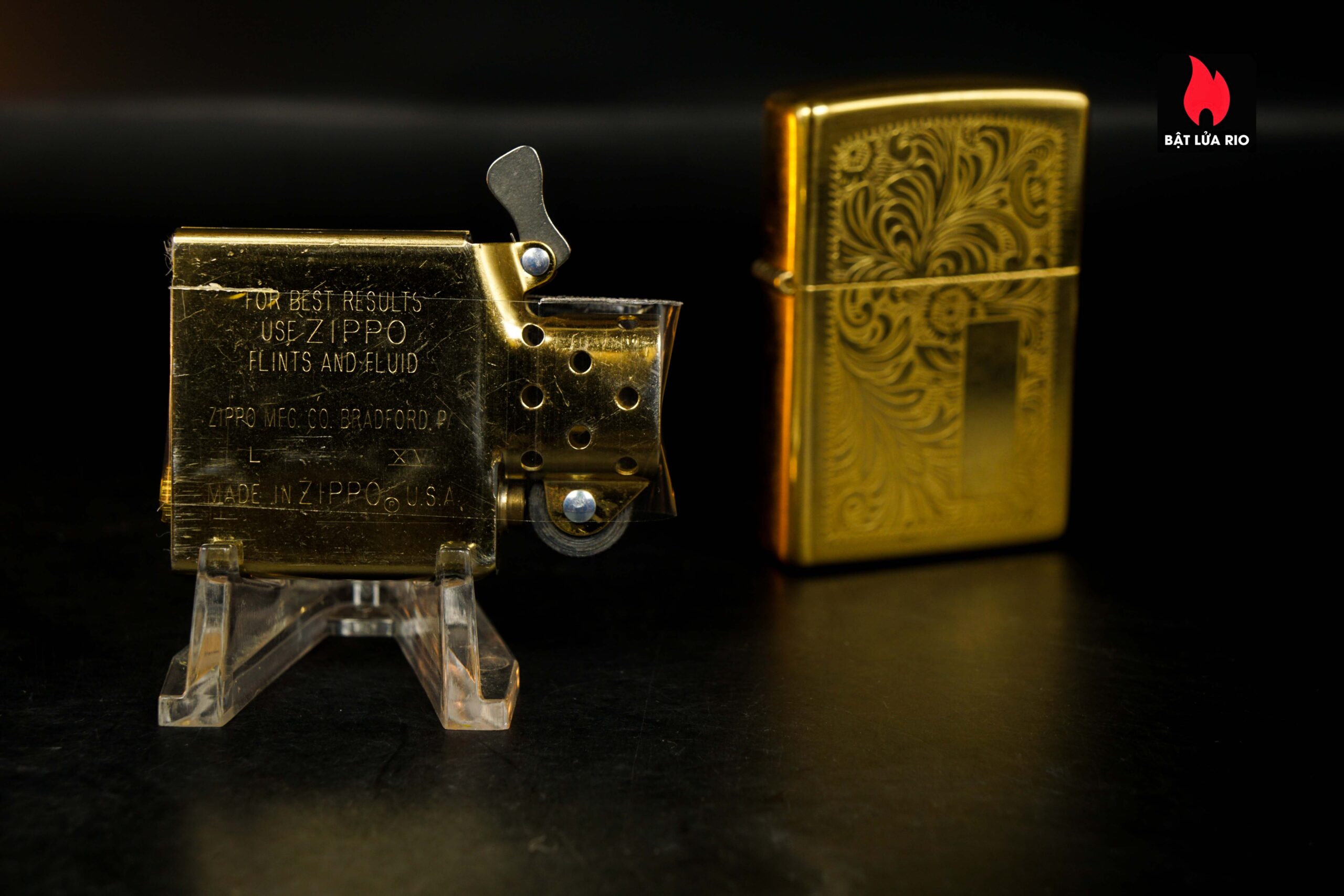 Zippo La Mã 1999 – Venetian – Hoa Văn Ý – Đồng Nguyên Khối 13
