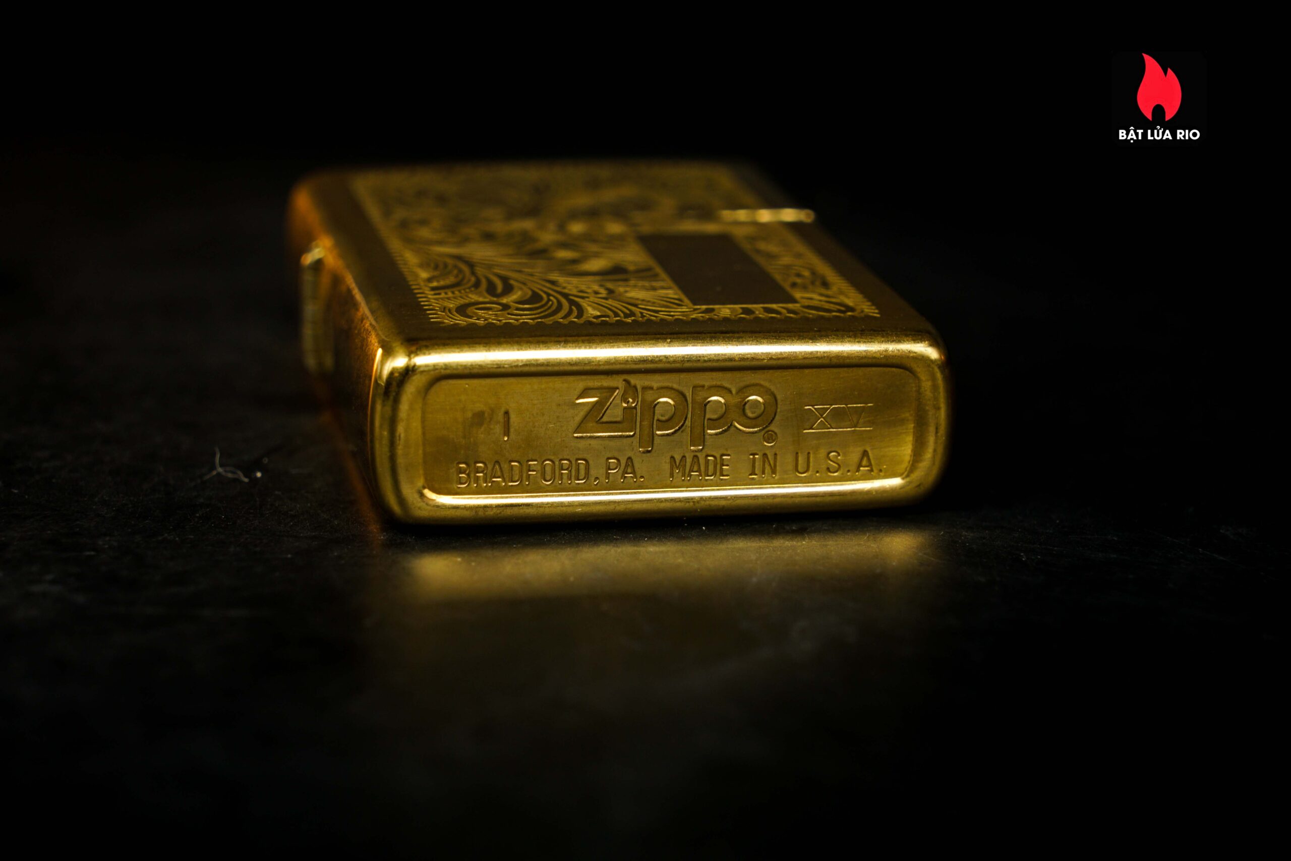 Zippo La Mã 1999 – Venetian – Hoa Văn Ý – Đồng Nguyên Khối 4