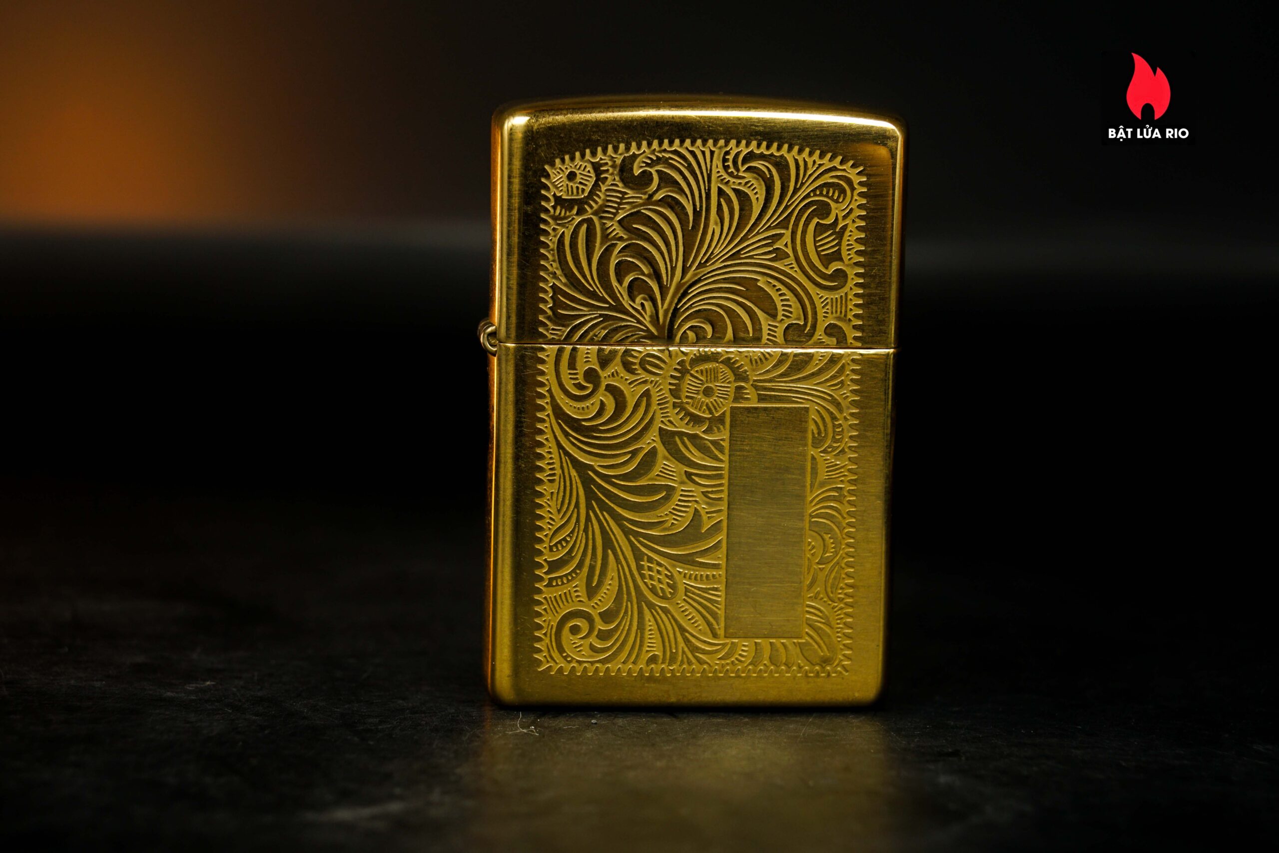 Zippo La Mã 1999 – Venetian – Hoa Văn Ý – Đồng Nguyên Khối 7
