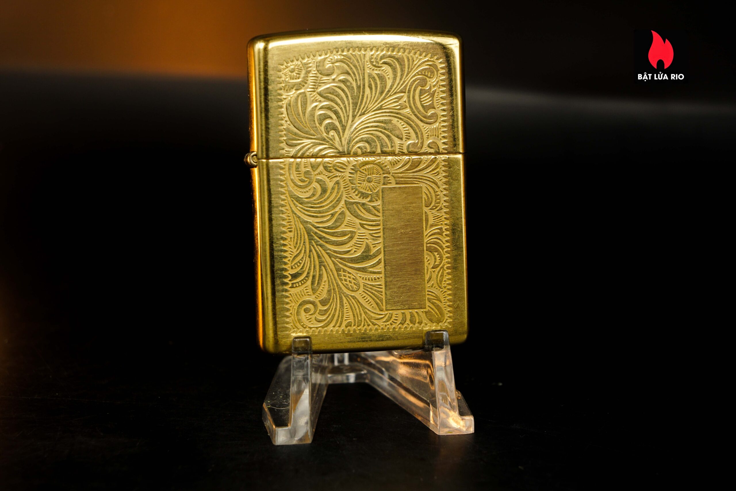 Zippo La Mã 1999 – Venetian – Hoa Văn Ý – Đồng Nguyên Khối