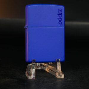 Zippo La Mã 2000 – Zippo Royal Blue Matte With Zippo Logo