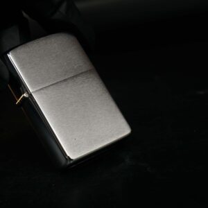 Zippo Xưa 1983 – Plain – Trơn 2 mặt – Brushed Chrome - New 17
