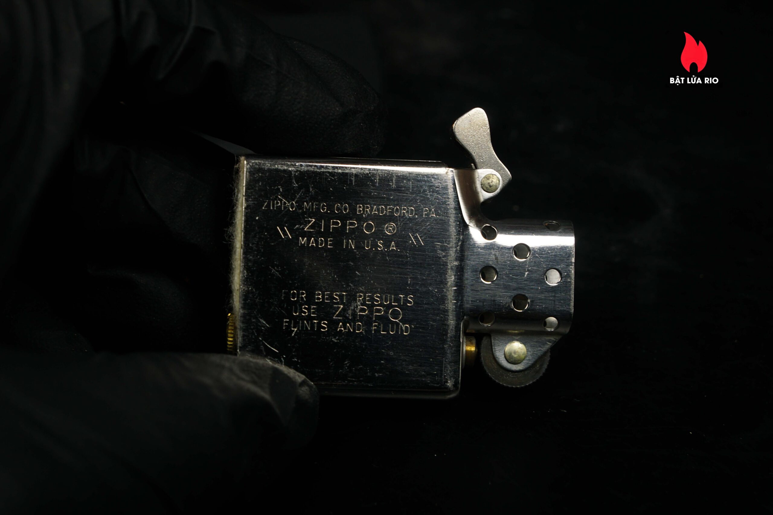 Zippo Xưa 1986 – Navy Petty Officer First Class 43 Zippo Xưa 1986 – Navy Petty Officer First Class 12