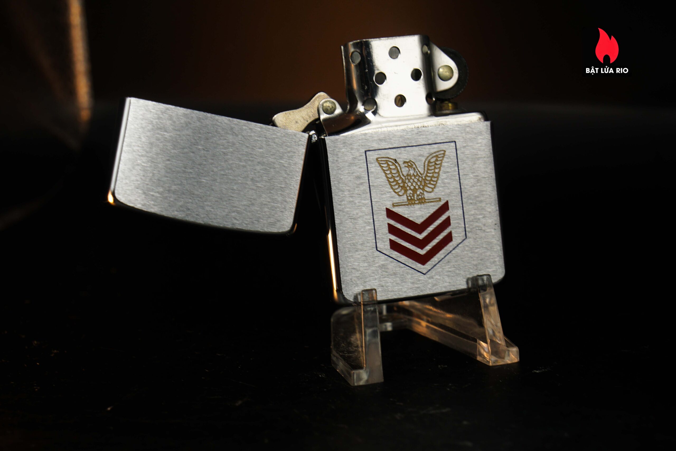 Zippo Xưa 1986 – Navy Petty Officer First Class 37 Zippo Xưa 1986 – Navy Petty Officer First Class 4