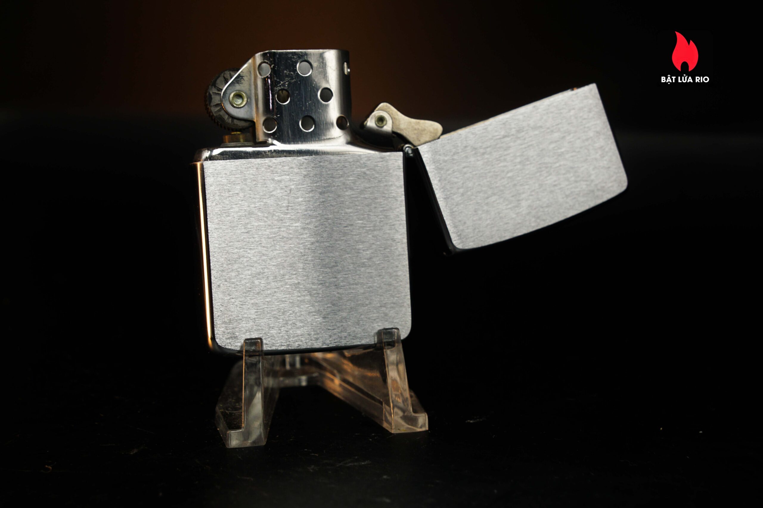 Zippo Xưa 1986 – Navy Petty Officer First Class 36 Zippo Xưa 1986 – Navy Petty Officer First Class 5