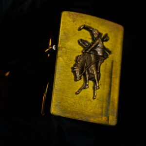 Zippo La Mã 1993 – Marlboro Wild West – Không Khắc – Đồng Nguyên Khối 12