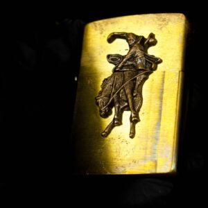 Zippo La Mã 1993 – Marlboro Wild West – Không Khắc – Đồng Nguyên Khối 13