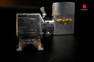 Zippo La Mã 1995 – Navy Wing – Phi Đội Bay Hoa Kỳ 7