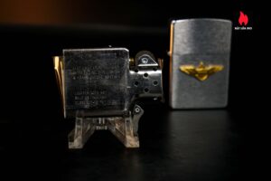 Zippo La Mã 1995 – Navy Wing – Phi Đội Bay Hoa Kỳ 8